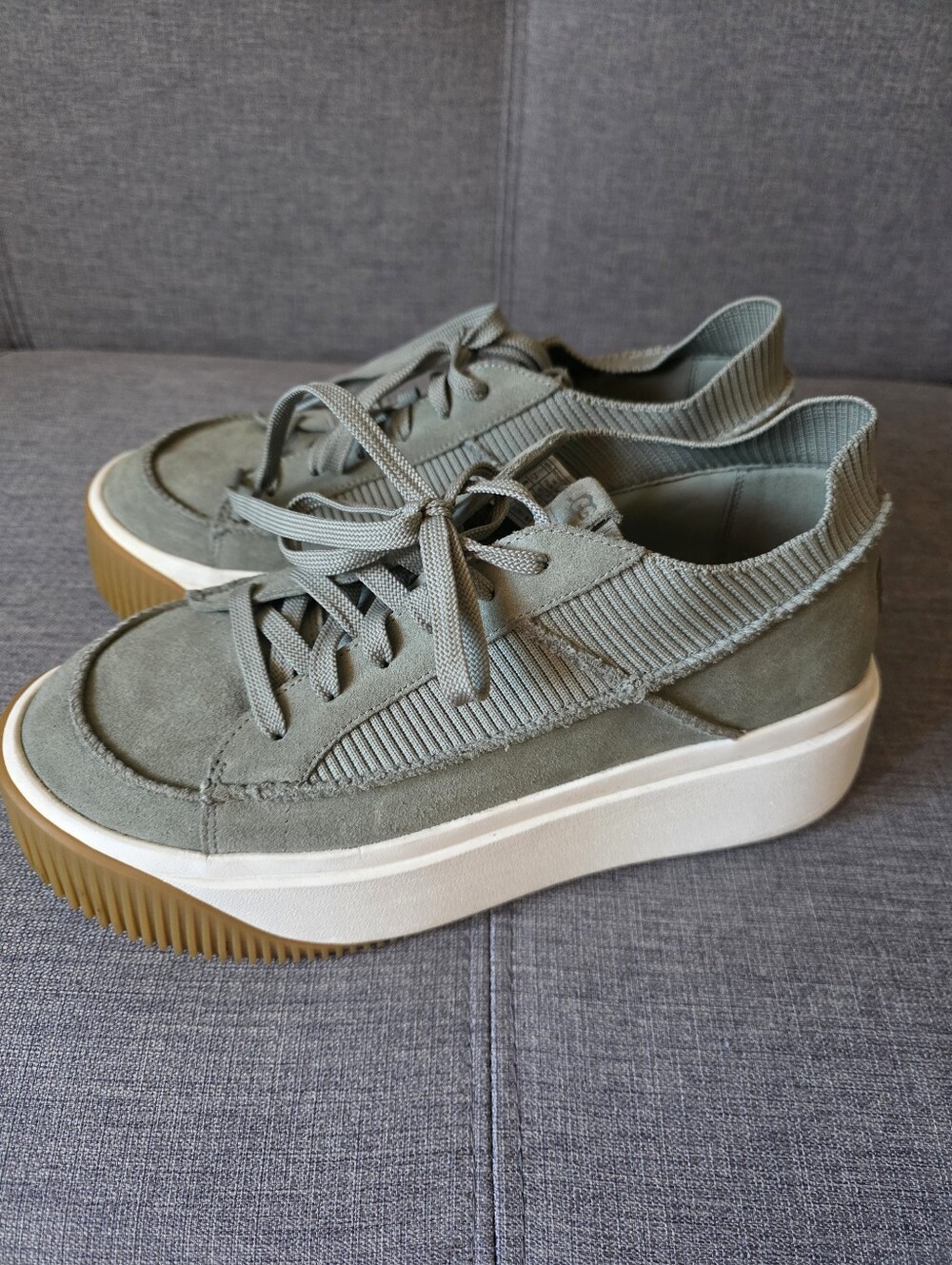 UGG Ez Duzzit Low-Top Lace-Up Sneaker in Light Green and White Size 11 - Picture 5 of 7